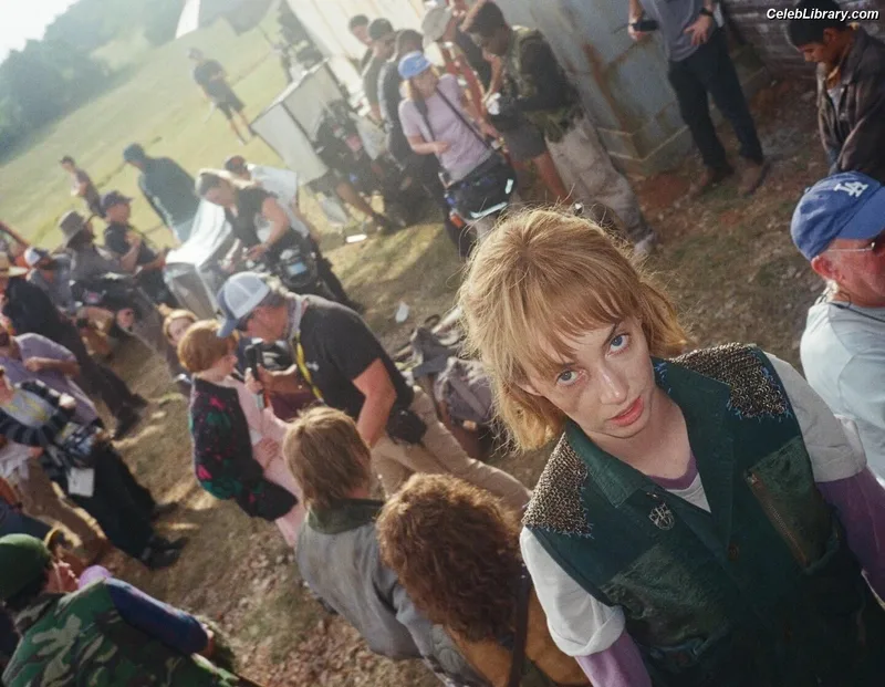Maya Hawke photo 5 of 851