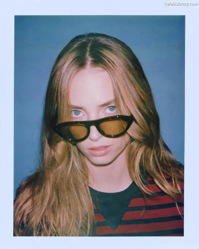 Maya Hawke photo 11 of 851