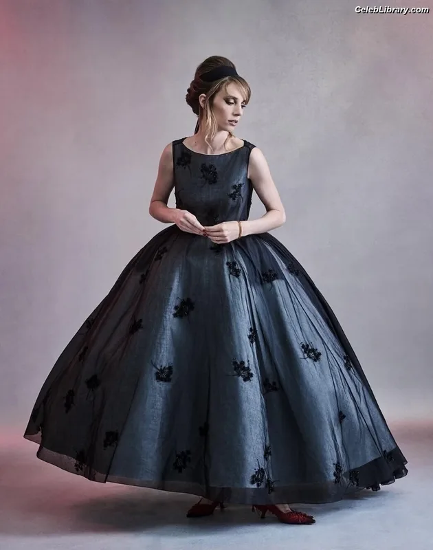 Maya Hawke photo 14 of 851