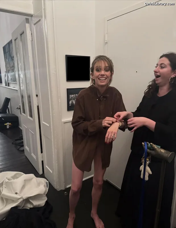 Maya Hawke photo 17 of 851