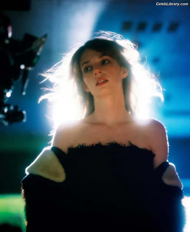 Maya Hawke photo 19 of 851