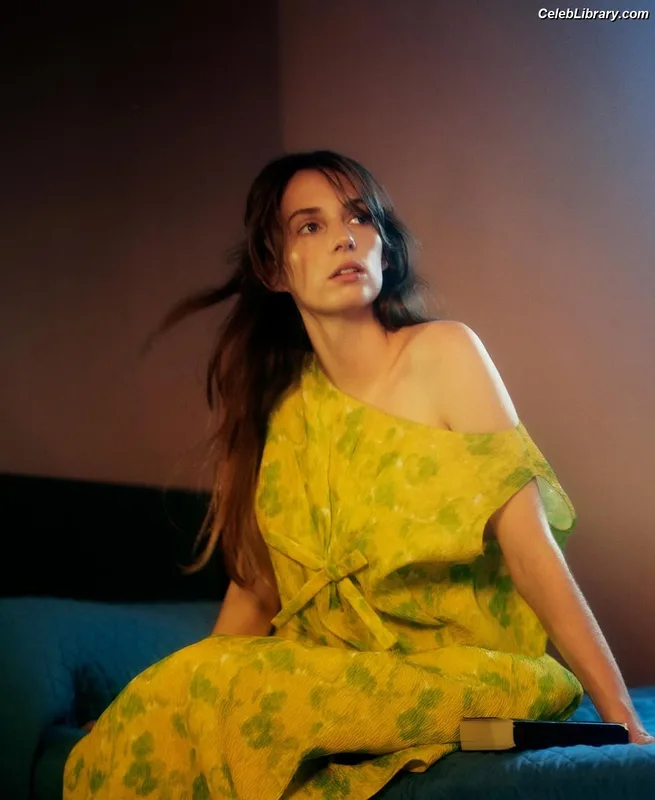 Maya Hawke photo 23 of 851