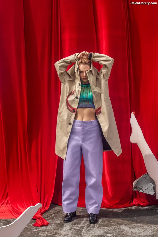 Maya Hawke photo 21 of 851