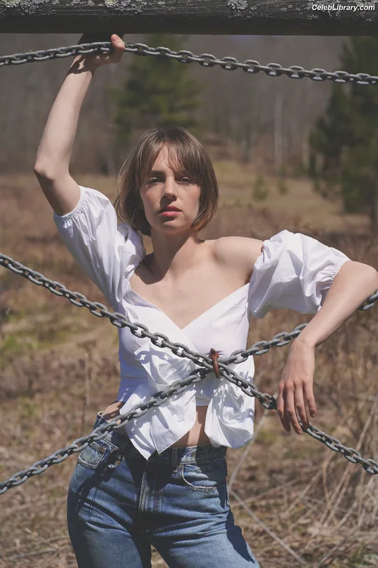 Maya Hawke photo 12 of 851