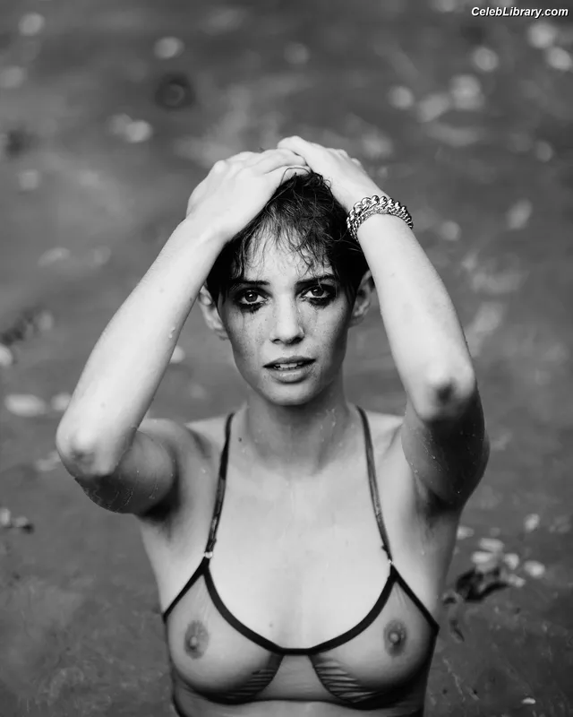 Maya Hawke photo 22 of 851