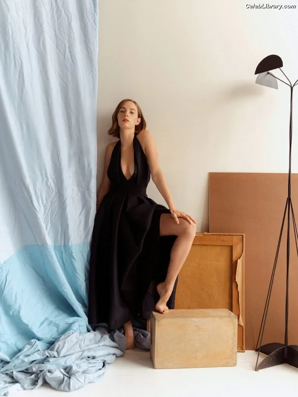 Maya Hawke photo 12 of 851