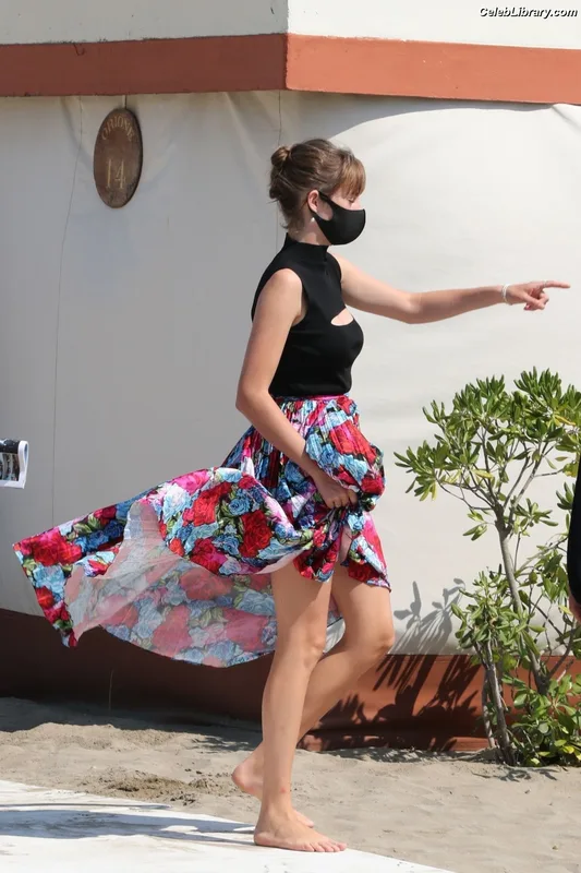 Maya Hawke photo 18 of 851