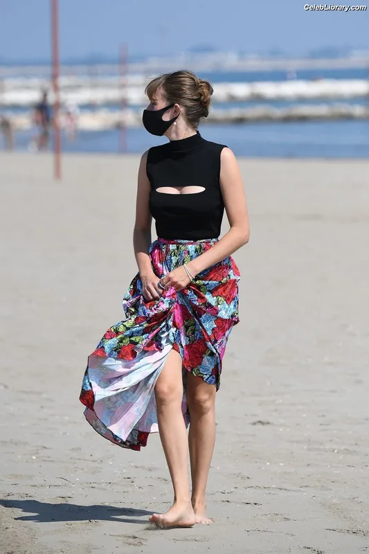 Maya Hawke photo 23 of 851