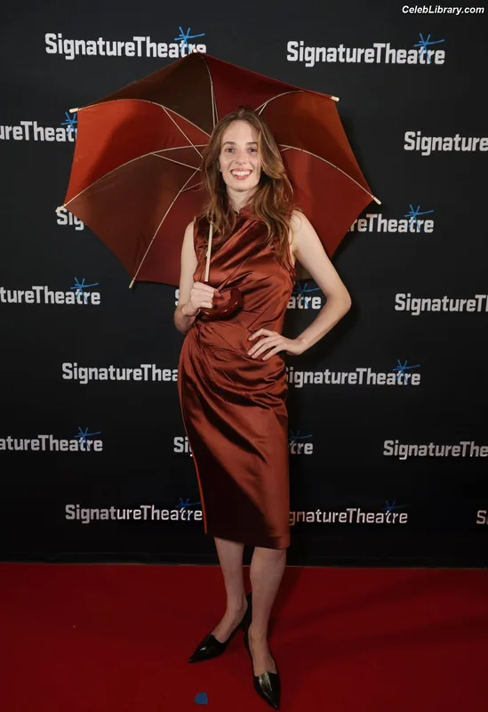 Maya Hawke photo 2 of 851