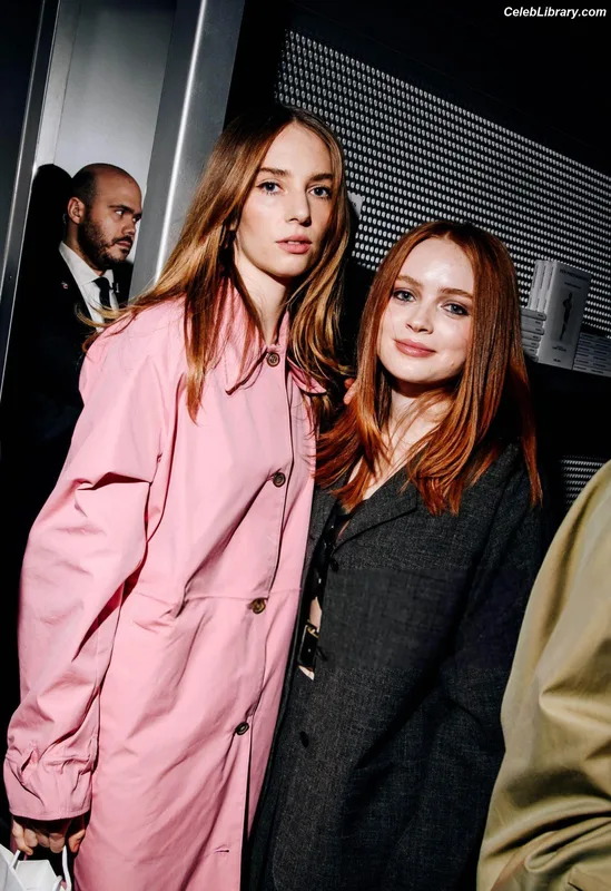 Maya Hawke photo 15 of 851