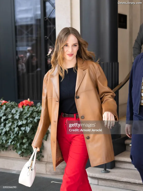 Maya Hawke photo 3 of 851