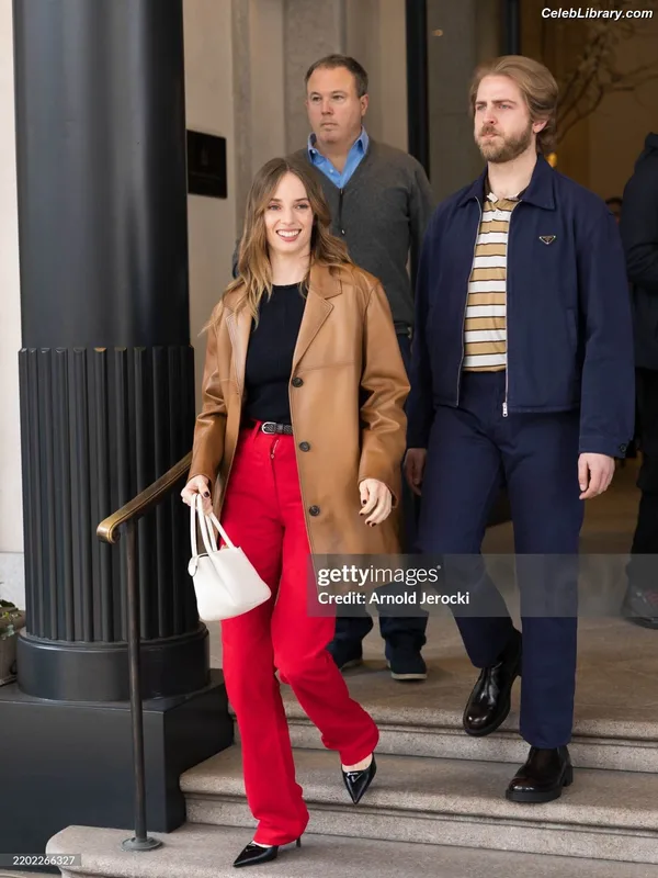 Maya Hawke photo 6 of 851