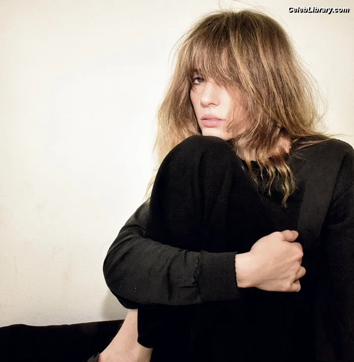 Maya Hawke photo 20 of 851