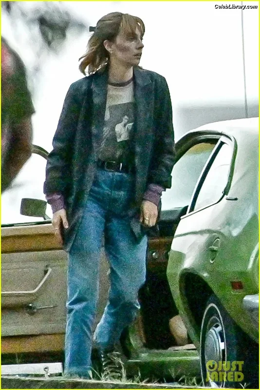 Maya Hawke photo 13 of 851