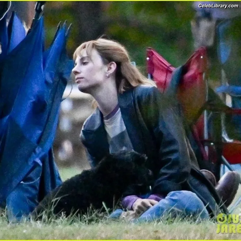 Maya Hawke photo 17 of 851