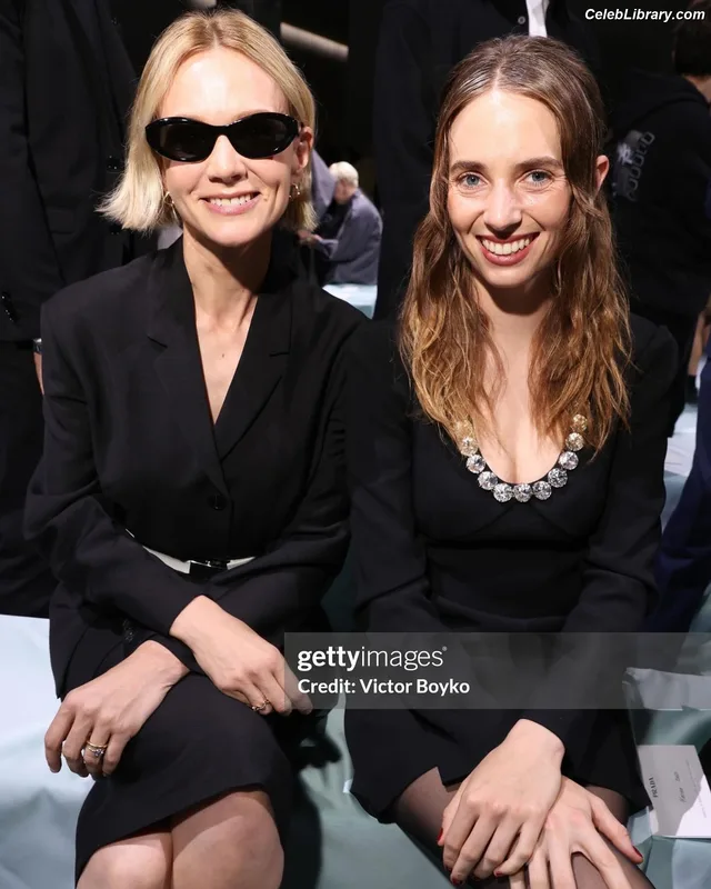 Maya Hawke photo 6 of 851