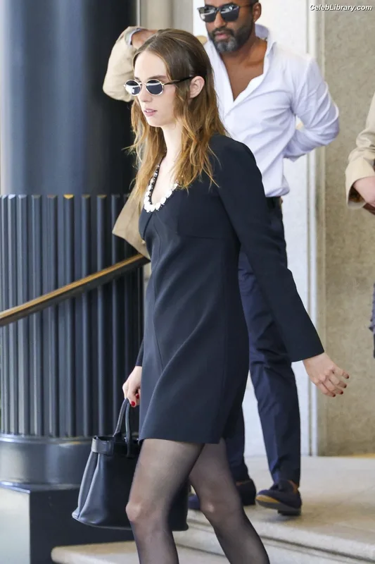 Maya Hawke photo 4 of 851