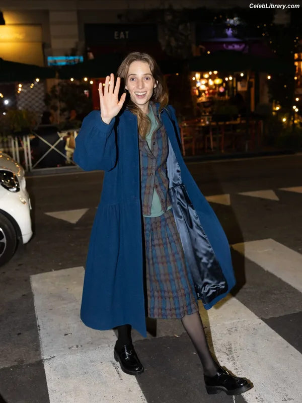 Maya Hawke photo 9 of 851