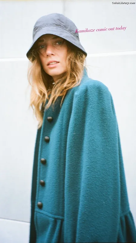 Maya Hawke photo 5 of 851