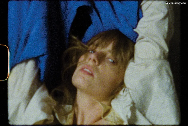 Maya Hawke photo 8 of 851