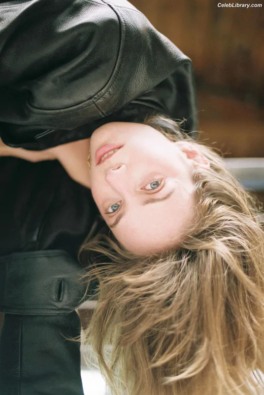 Maya Hawke photo 10 of 851