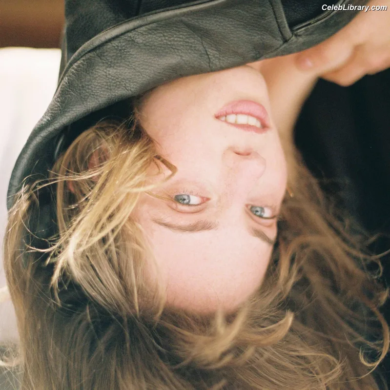 Maya Hawke photo 12 of 851