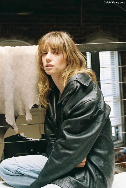 Maya Hawke photo 20 of 851