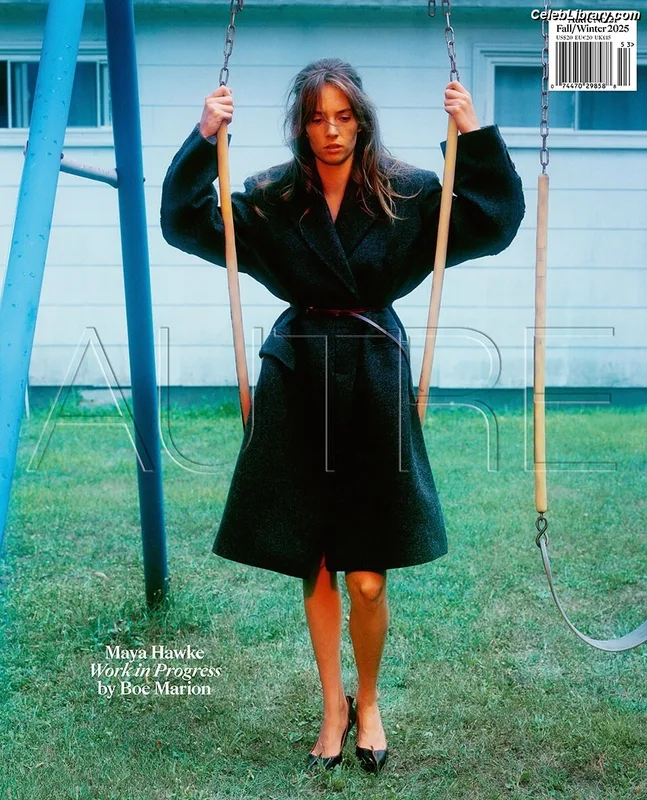 Maya Hawke photo 5 of 851