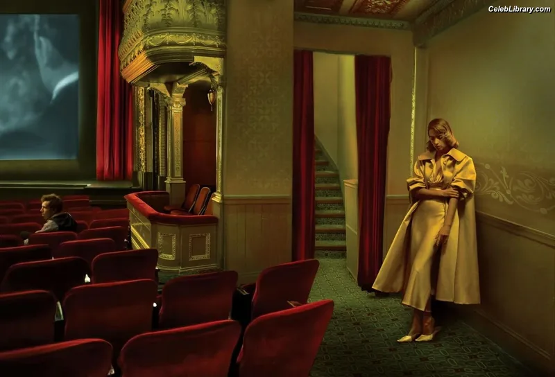 Maya Hawke photo 19 of 851