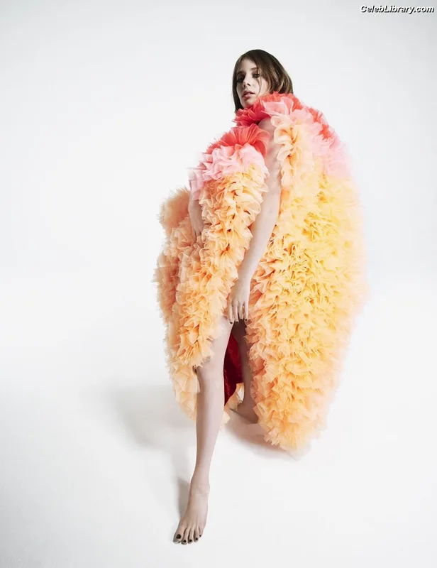 Maya Hawke photo 22 of 851