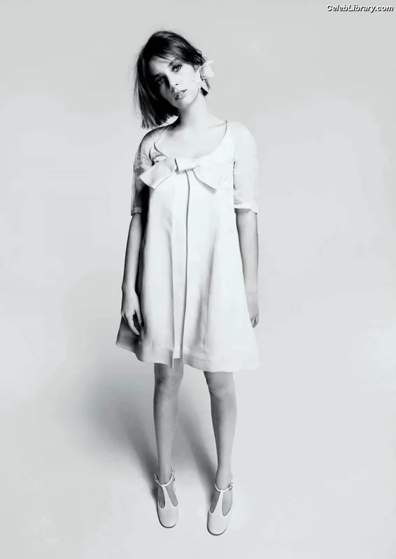 Maya Hawke photo 2 of 851