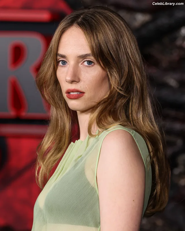 Maya Hawke photo 8 of 851