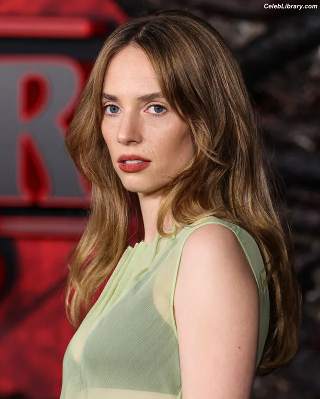 Maya Hawke photo 22 of 851
