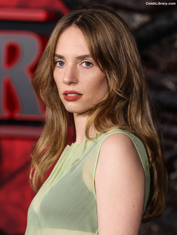 Maya Hawke photo 15 of 851