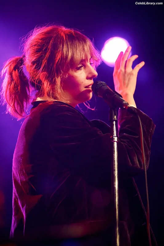 Maya Hawke photo 6 of 851