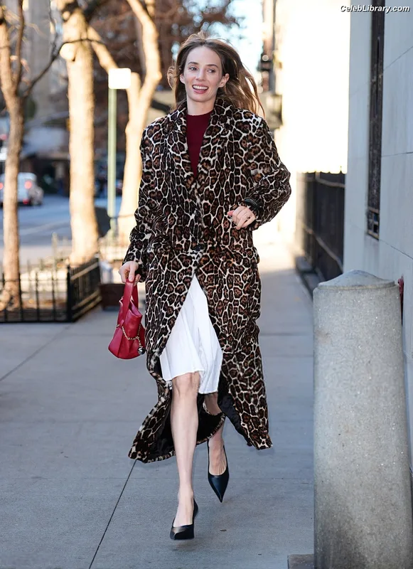 Maya Hawke photo 3 of 851