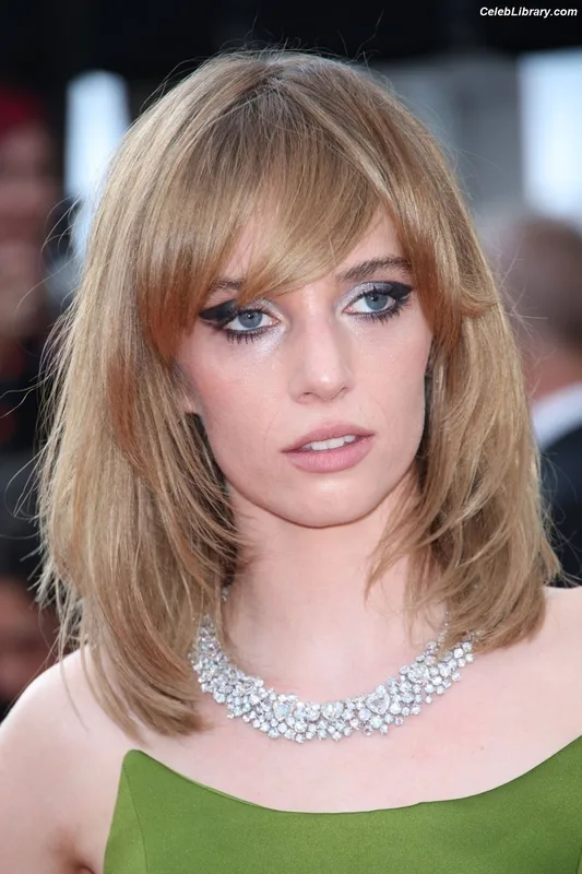 Maya Hawke photo 2 of 851