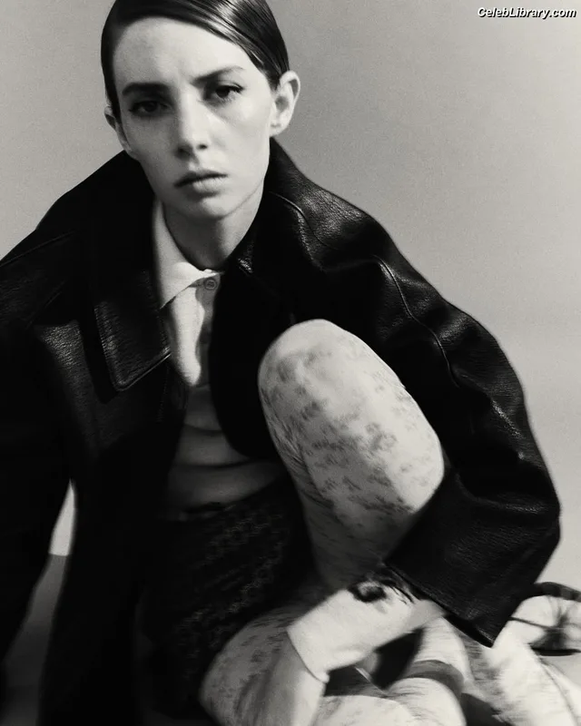 Maya Hawke photo 15 of 851
