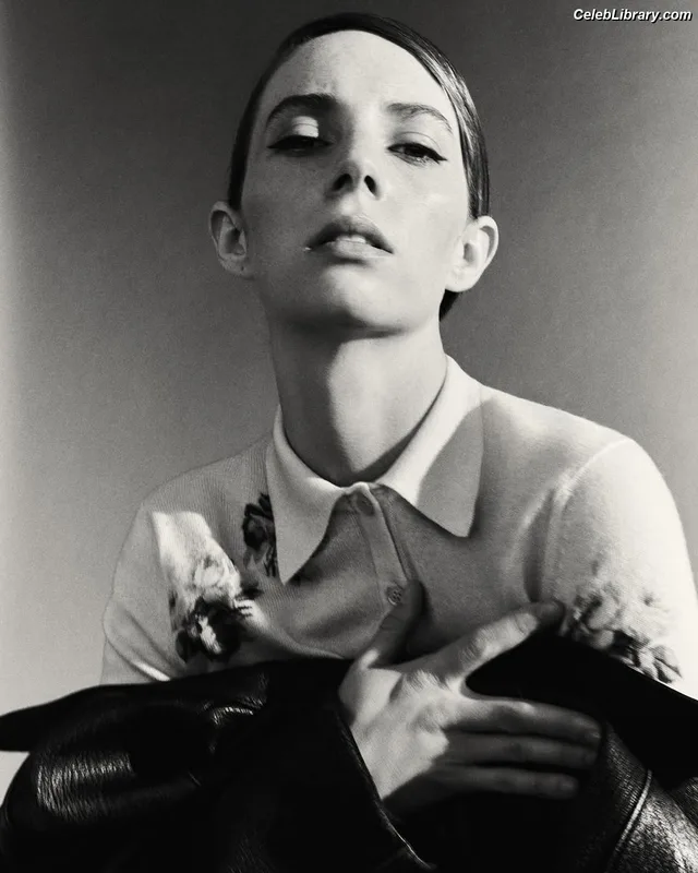 Maya Hawke photo 18 of 851