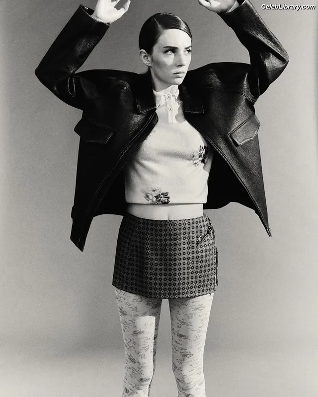 Maya Hawke photo 20 of 851