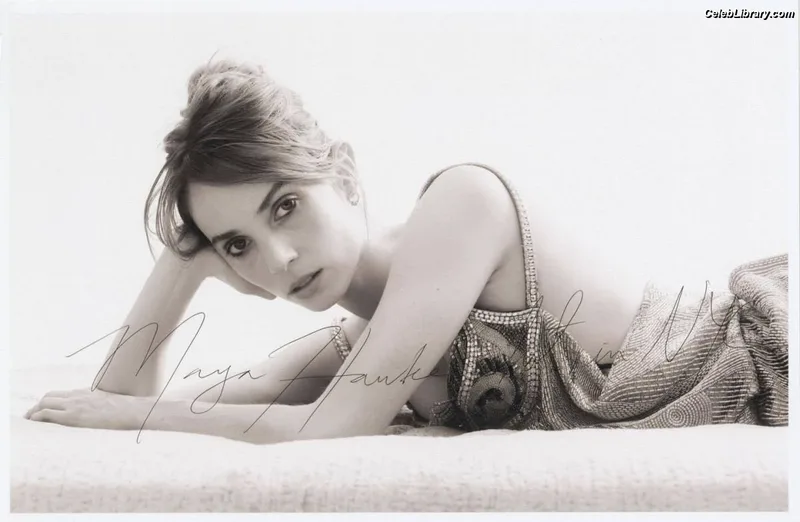 Maya Hawke photo 4 of 851