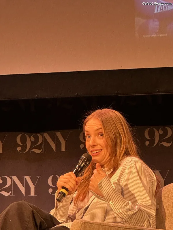 Maya Hawke photo 24 of 851
