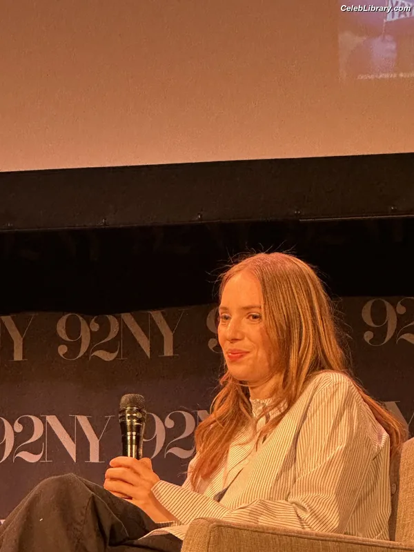 Maya Hawke photo 1 of 851