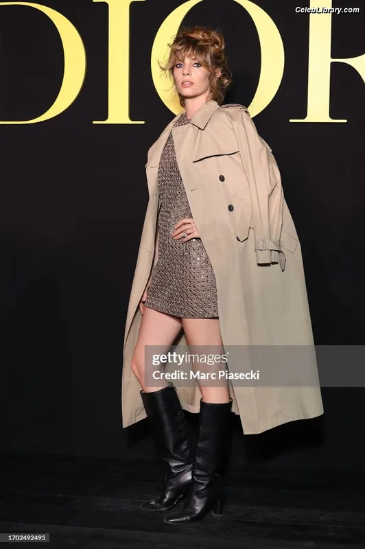 Maya Hawke photo 4 of 851