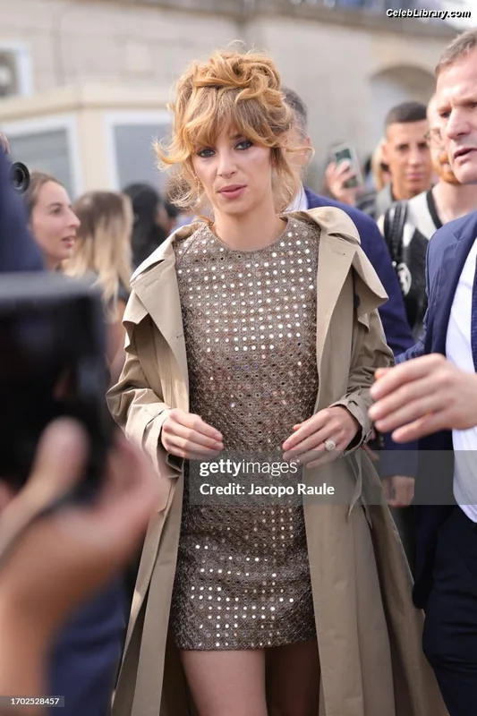 Maya Hawke photo 5 of 851