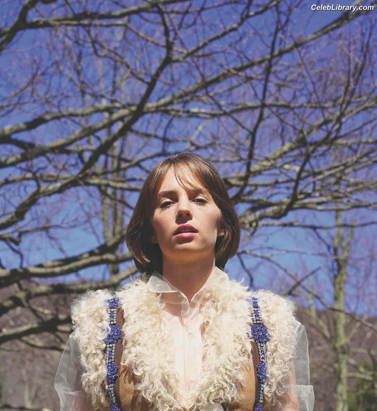 Maya Hawke photo 20 of 851