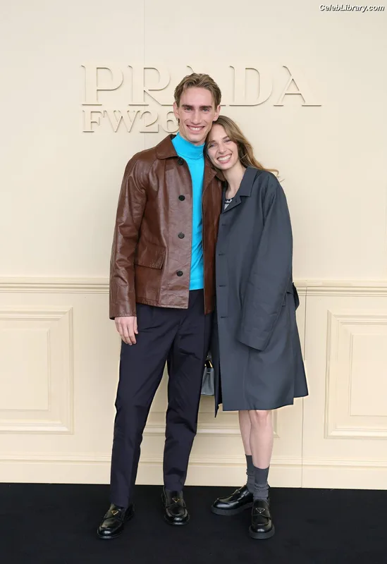 Maya Hawke photo 6 of 851