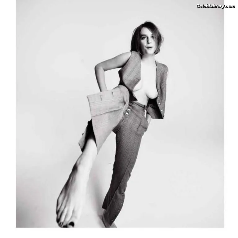Maya Hawke photo 21 of 851