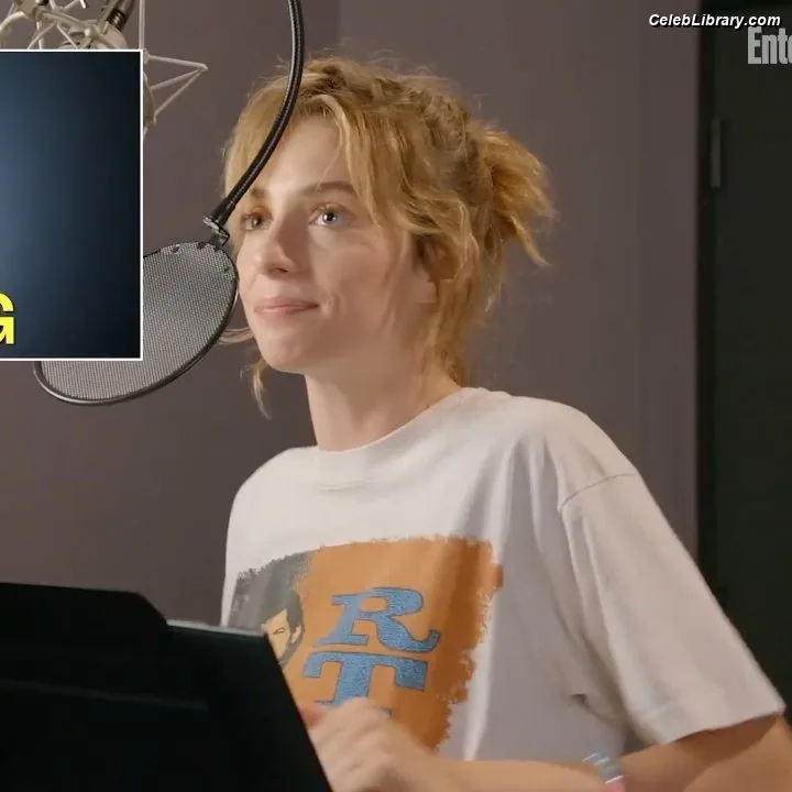 Maya Hawke photo 17 of 851