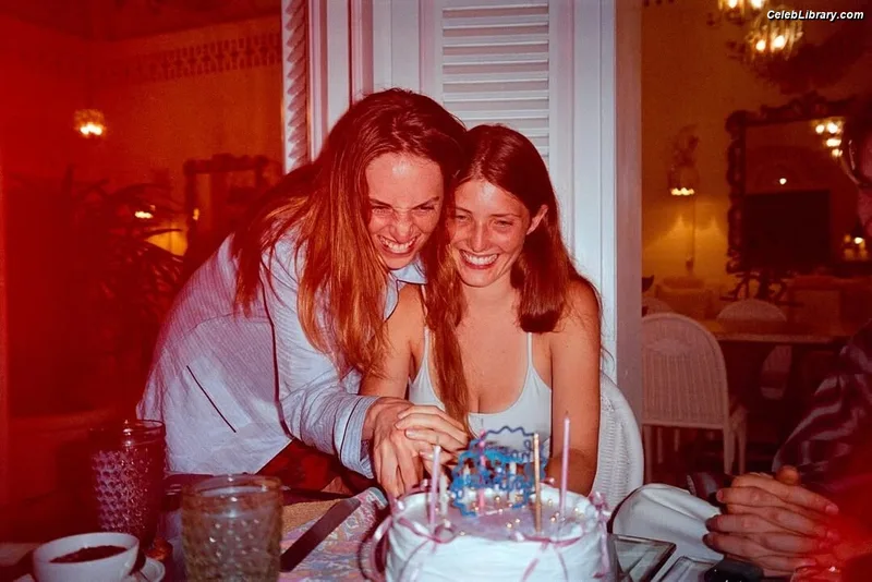 Maya Hawke photo 20 of 851